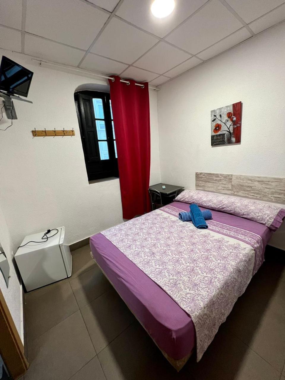 Hostal Milan Alicante Exterior photo